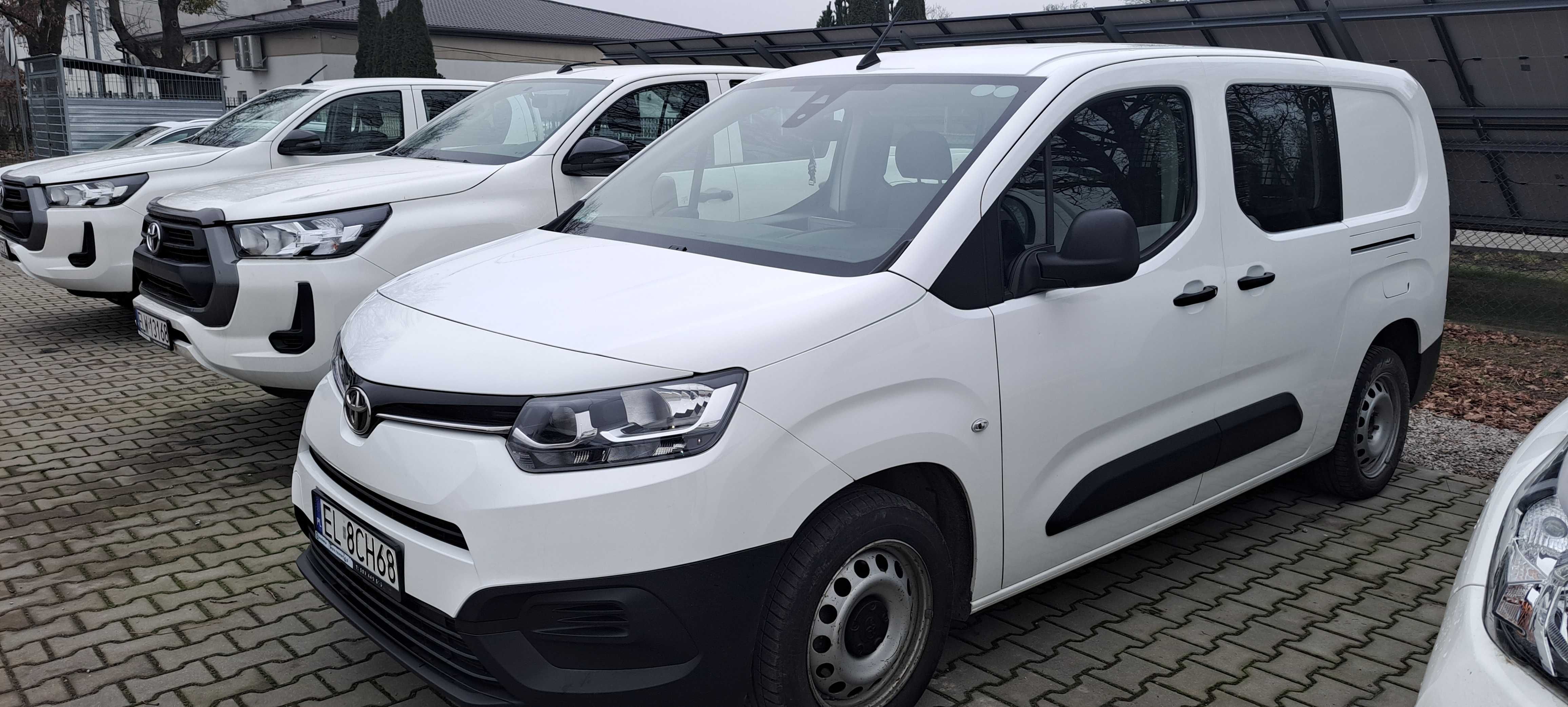 TOYOTA HILUX dla Twojej firmy - wynajem długoterminowy - wypożyczalnia