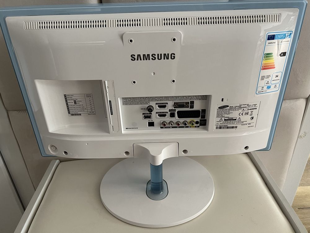 Monitor Samsung T24D391EW – 24” LED – z pilotem