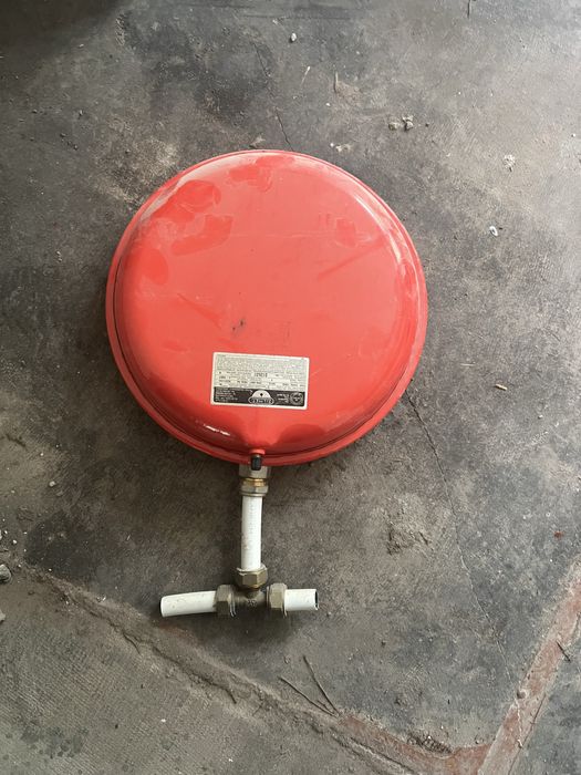 Розширювальний бак