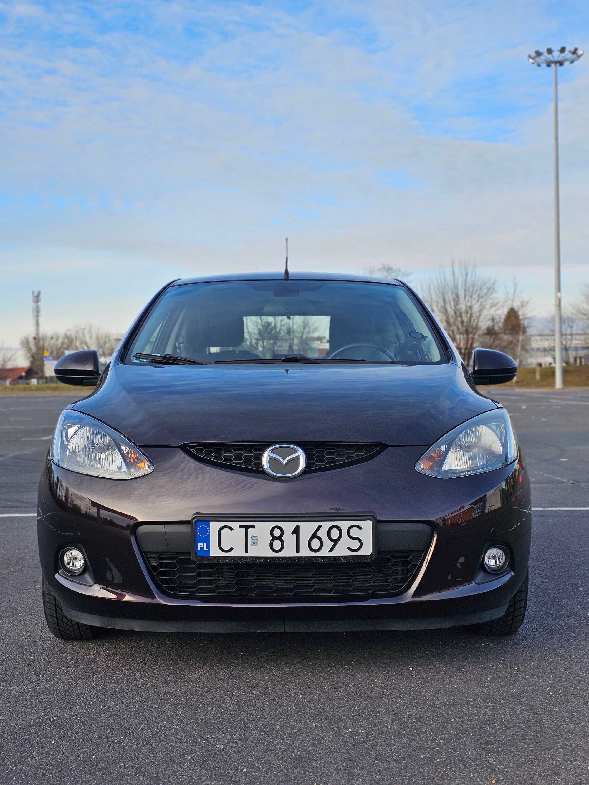 Mazda 2 stan bardzo dobry