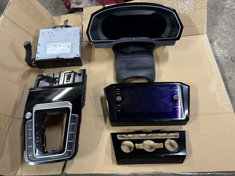 wyświetlacz ekran radio volkswagen passat b8 golf 7