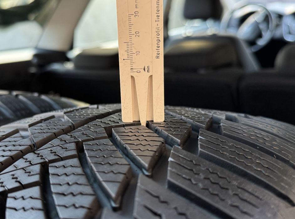 CONTINENTAL 225 40 r18 ContiWinterContact 90% протектору ЗИМА комплект