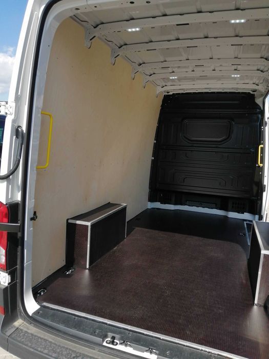 Zabudowa auta dostawczego VW Crafter L4 sklejka 6,5mm // KNAUTECH