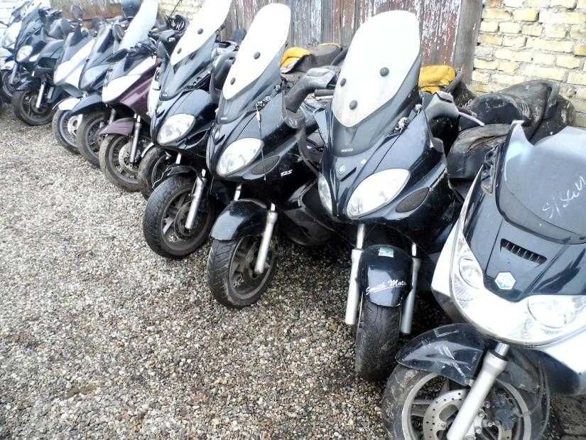 PIAGGIO X9 125 silnik lagi czesci licznik lcd kierunkowskaz 15 sztuk