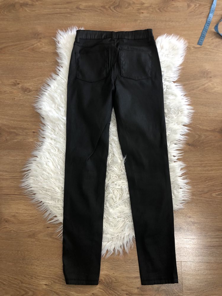 Woskowane spodnie damskie Primark