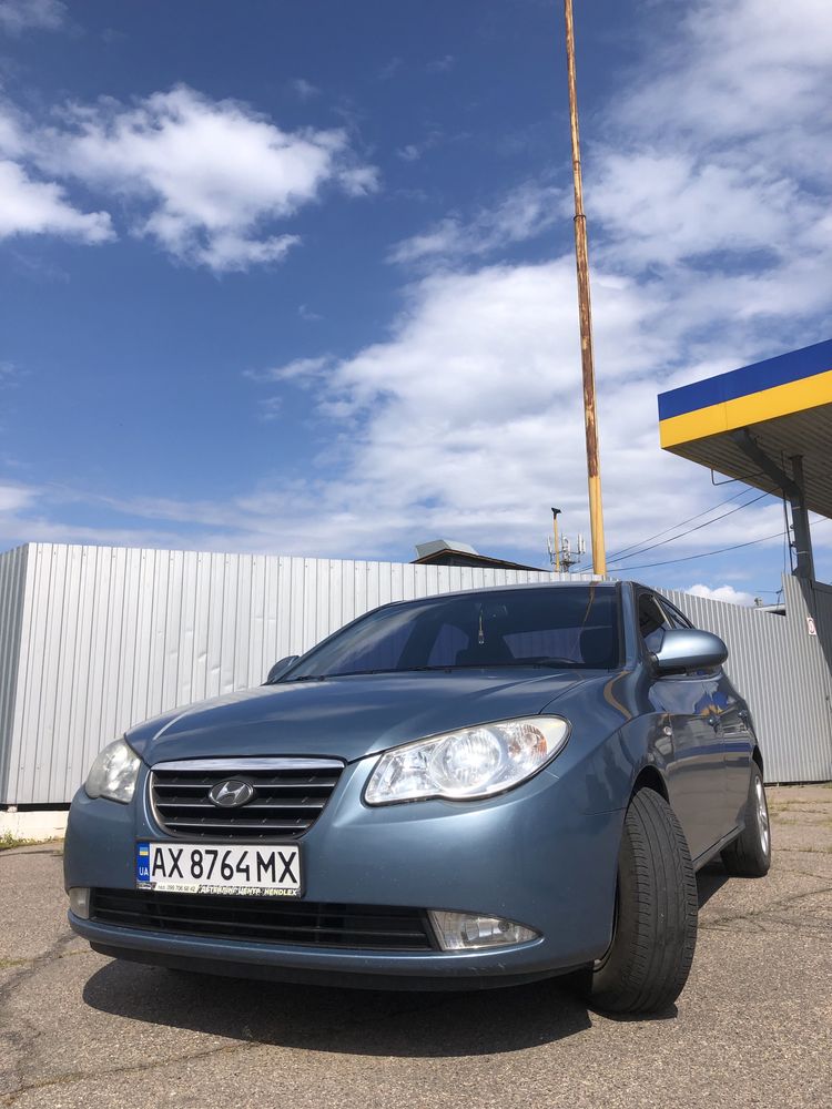 Продам hyundai elantra