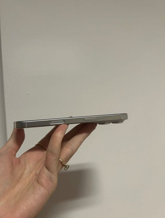 Продам iPhone 16 PRO 128gb