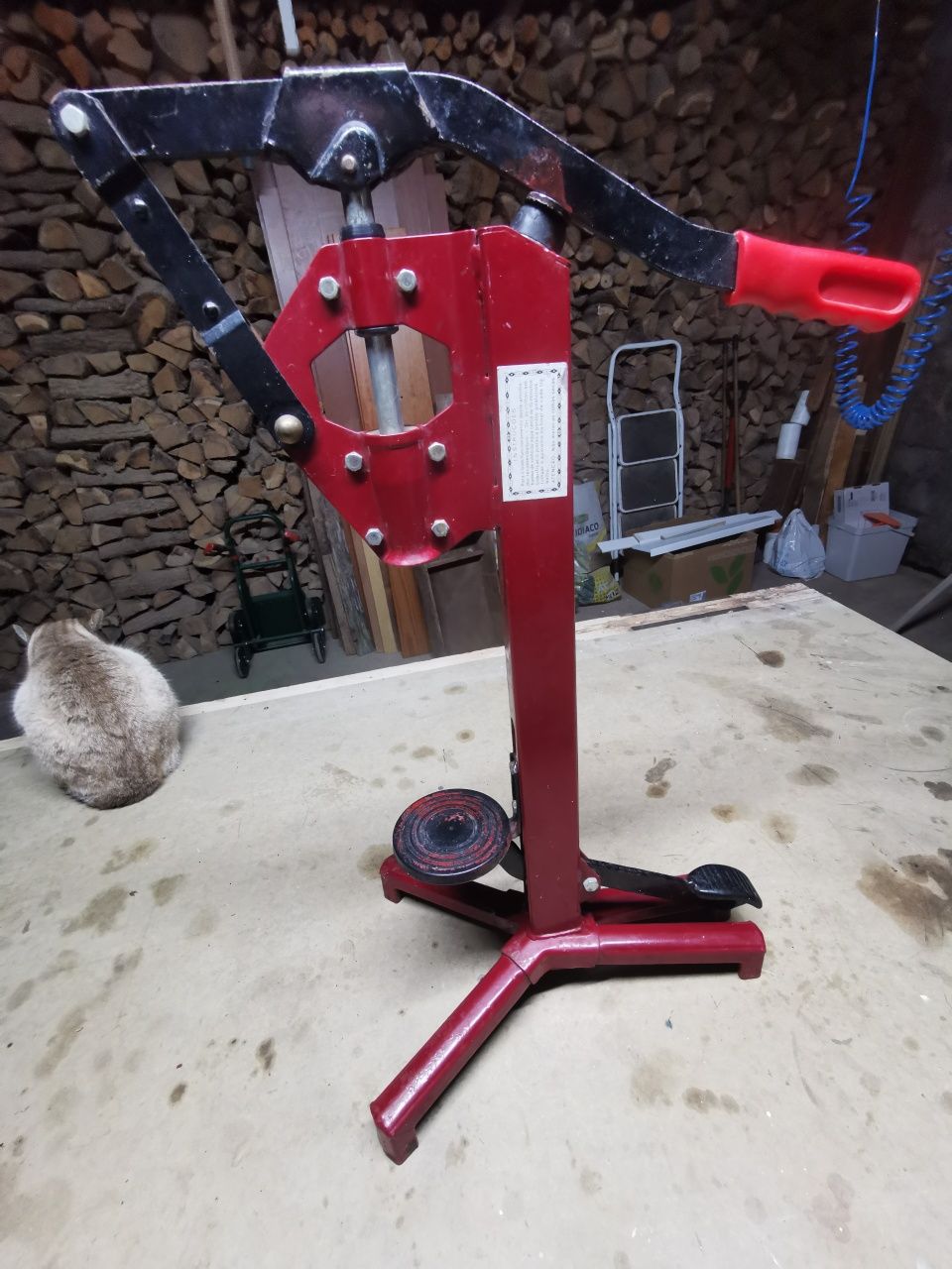 Máquina manual de pôr rolhas