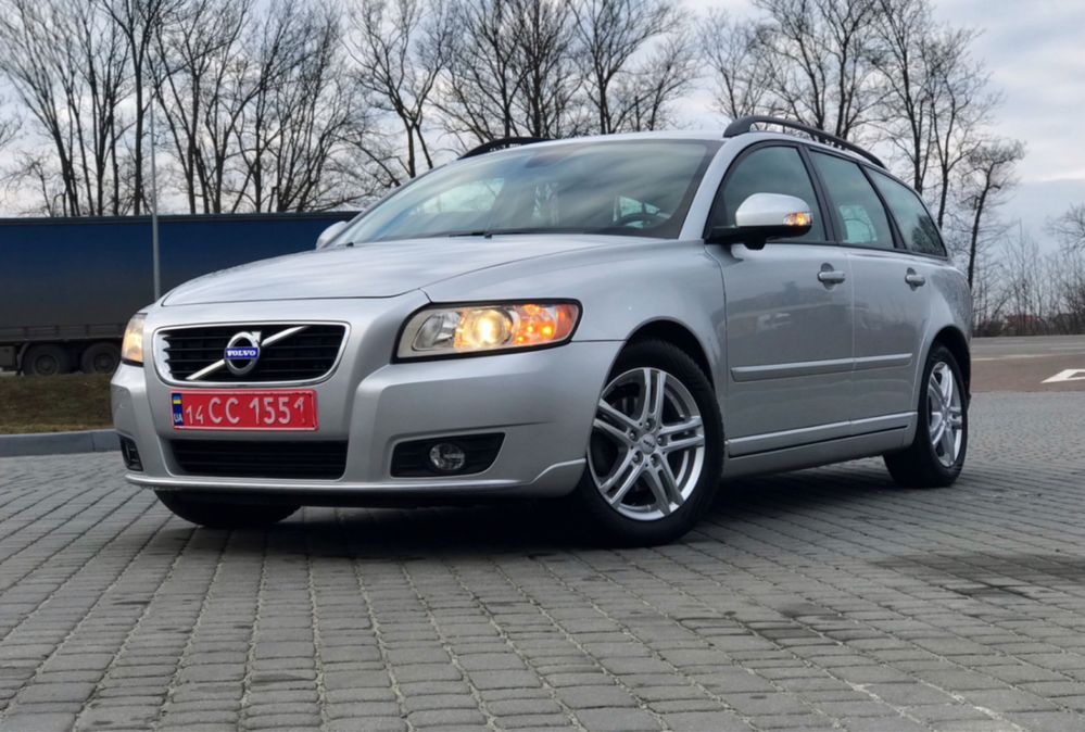 Авторазборка разборка Вольво В50 С40 запчасти Volvo V50 S40 шрот