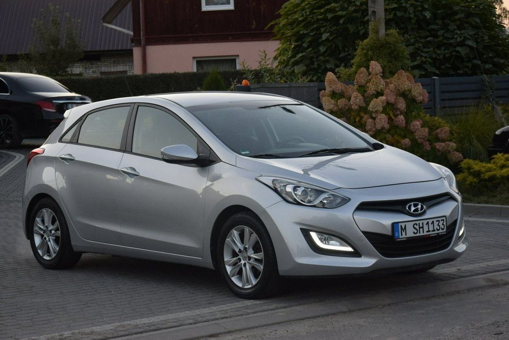 Hyundai I30 1.4B 2014r/ 103 Tys Km/ Navi/ Kamera/ Oryginał lakier/2 Kpl Kół
