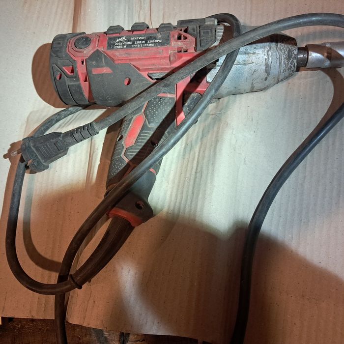 Klucz udarowy elektryczny