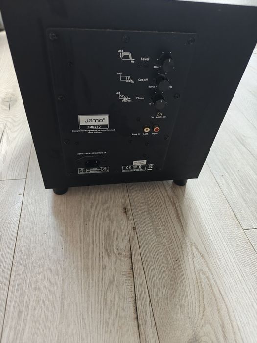 Subwoofer Jamo 210