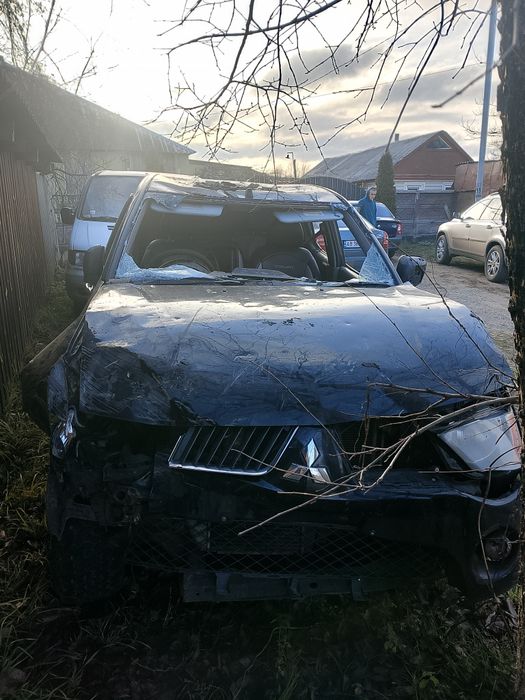 Mitsubishi L200 ціла,або під запчастини