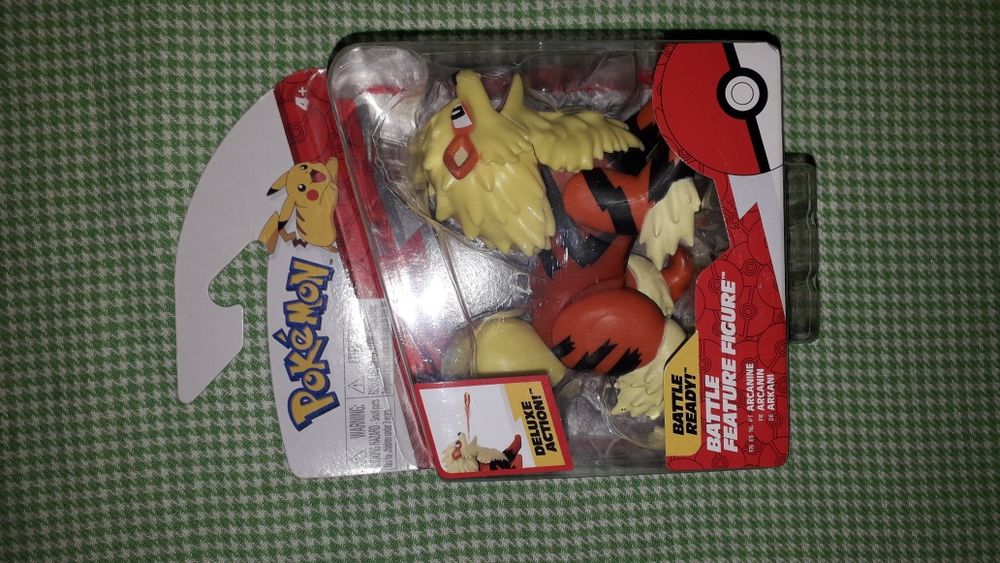 Caixa de boneco ARCANAINE pokemon