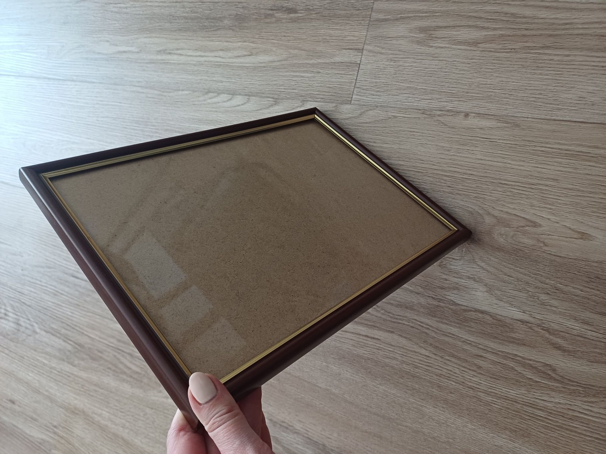 Drewniana ramka ze szklaną szybką 30x21cm