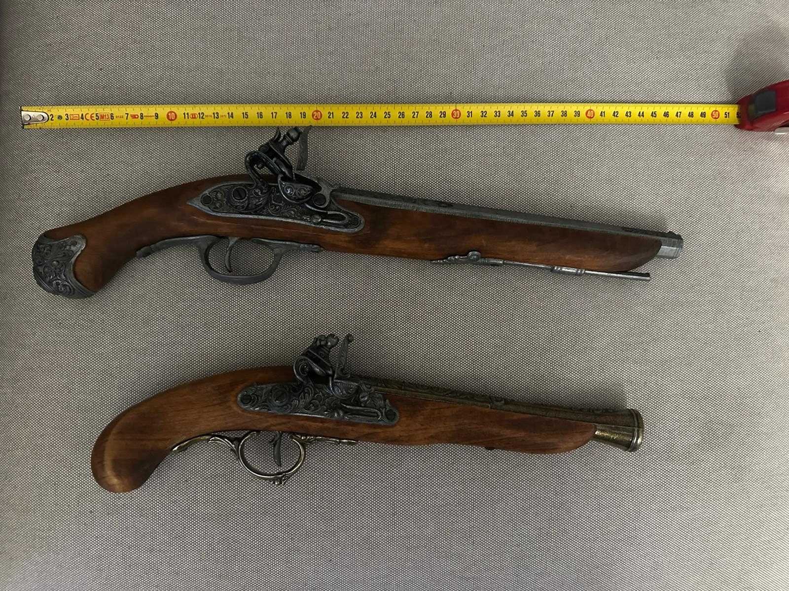 Pistolas decorativas réplicas