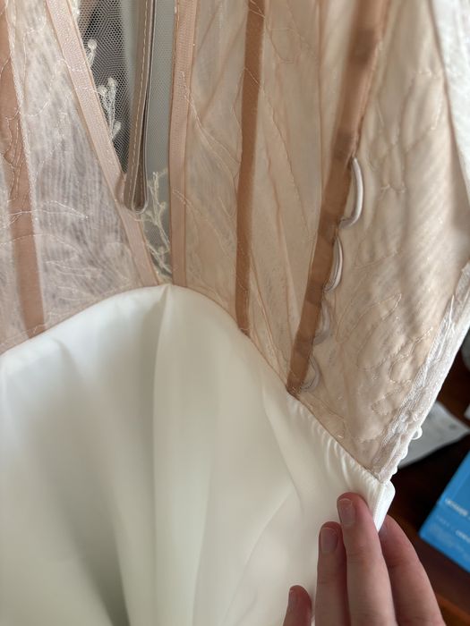 Elegancka suknia ślubna