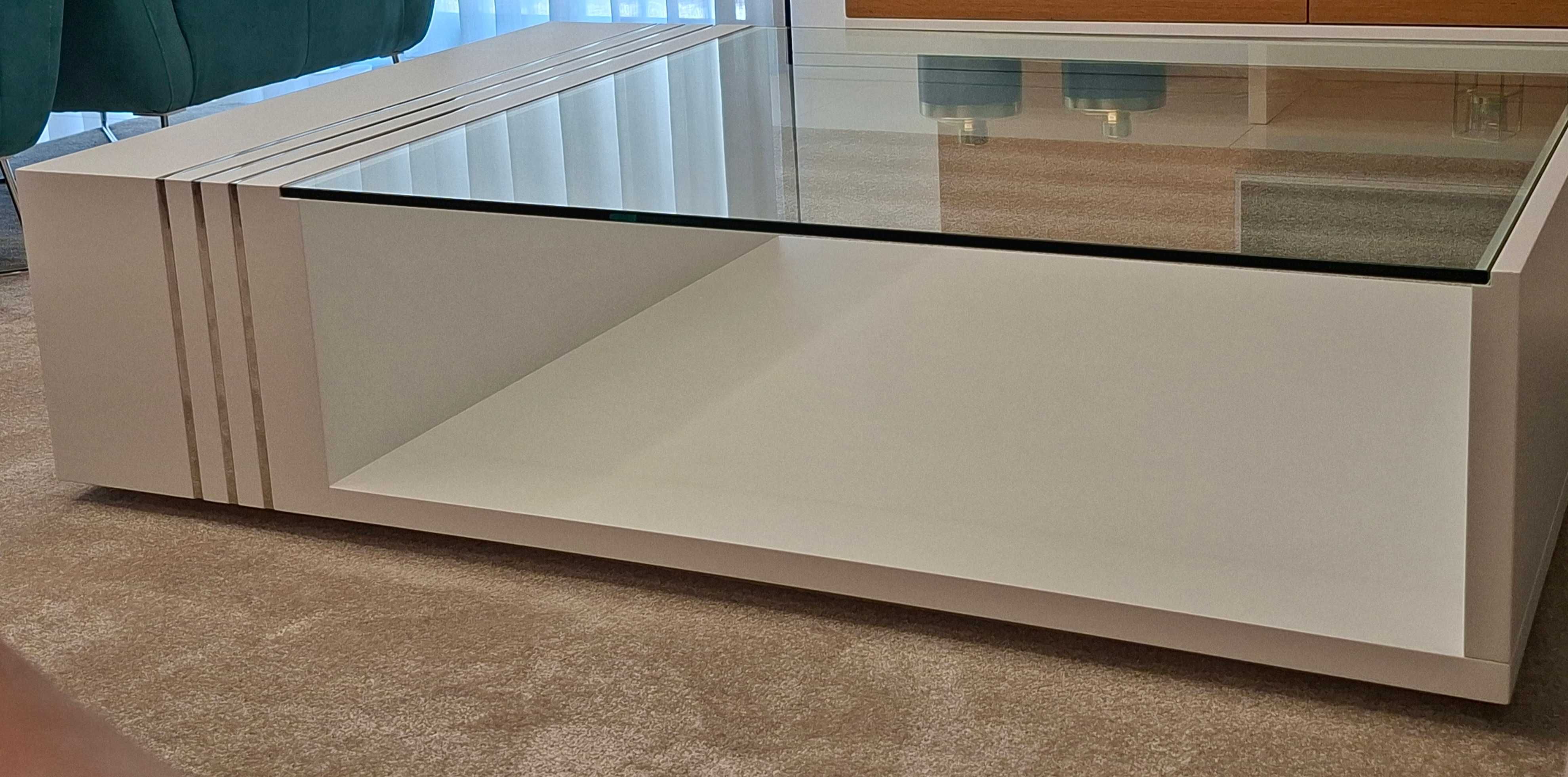 Mesa de sala de estar da loja M2A, como nova (qualidade).