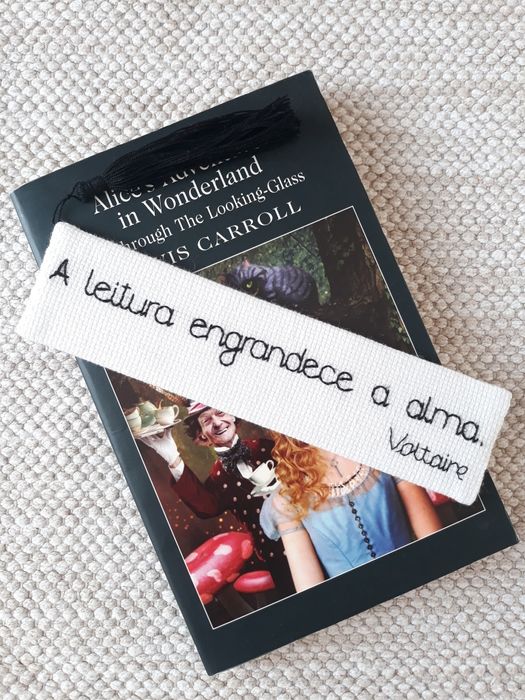 Marcadores de livros em ponto cruz