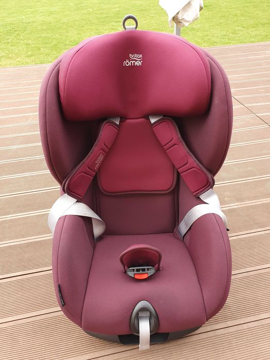 Автокрісло Britax Römer TRIFIX2 i-SIZE (Burgundy Red) 9-18кг 76-105см