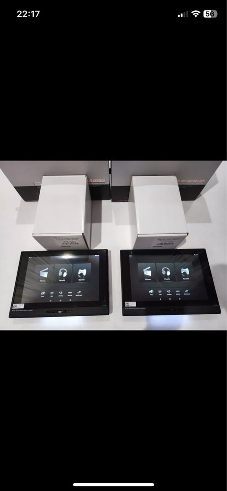 Conjunto de tablets e suportes audi para bancos