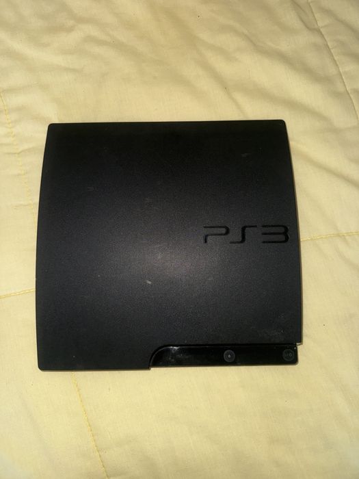 Playstaion 3 (oferta de 2 comandos e alguns jogos)