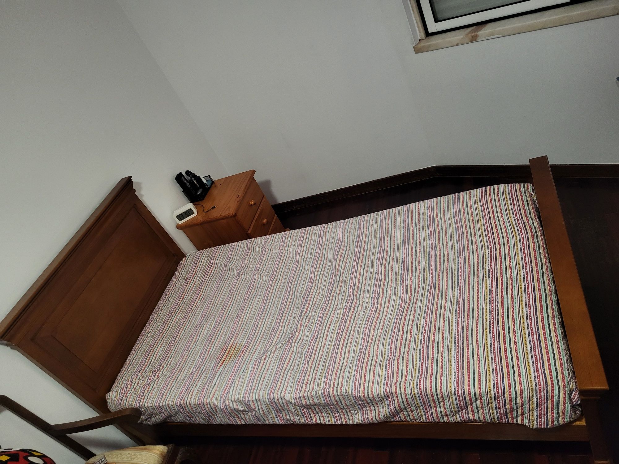 Cama madeira solteiro