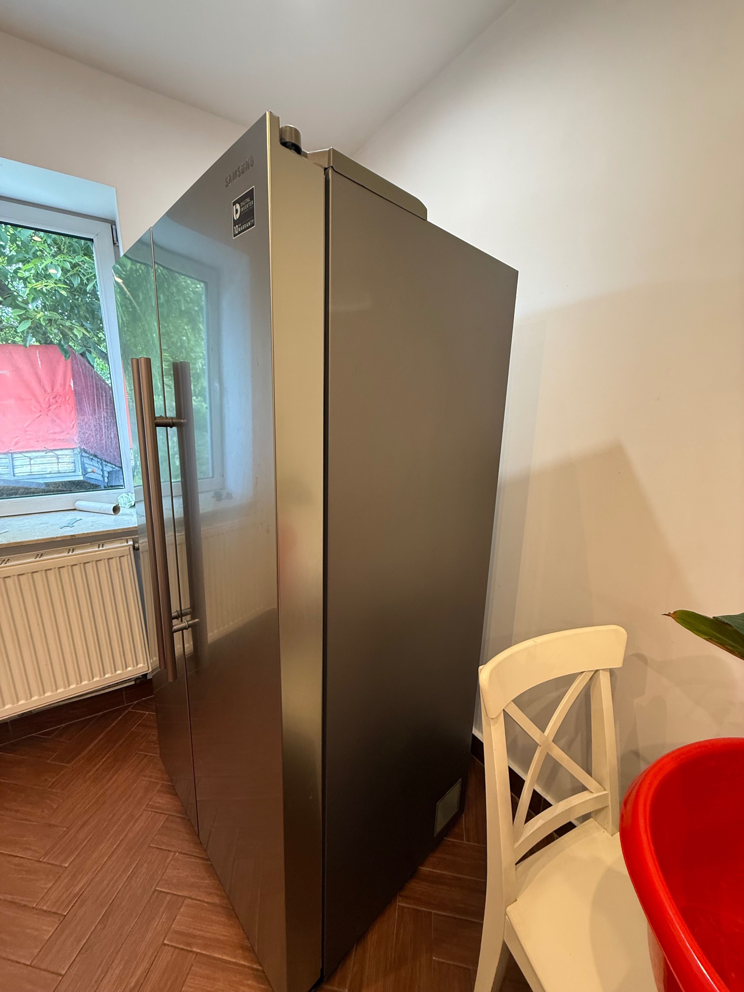 Lodówka Samsung Side by Side – Srebrna – Bardzo dobry stan!