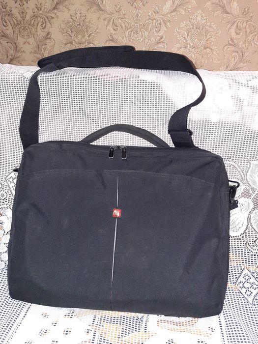 Продам сумки для ноутбука в хорошем состоянии