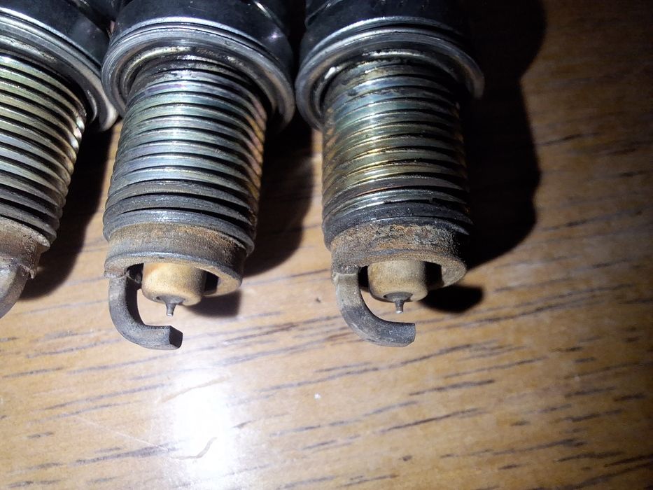 Свічка запалювання NGK IZFR6K-11S