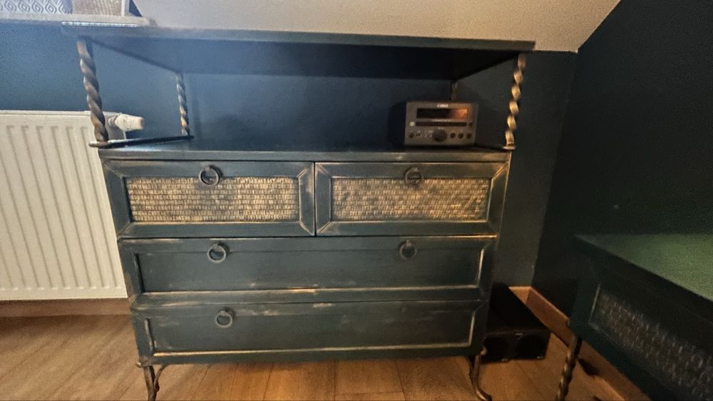 Sypialnia drewno metal