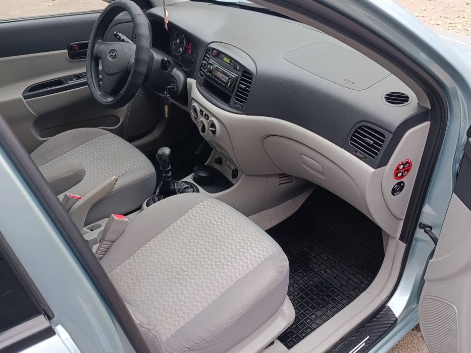 Hyundai Accent c оригинальным пробегом 100 т.км в хорошем состоянии