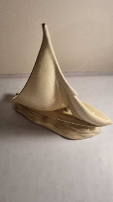 Barco à Vela Art Décô , Fábrica de Loiça de Sacavem