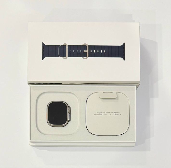 Apple Watch Ultra 49mm Titanium Case with Ocean Band / Trail Loop 450$