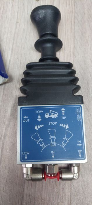 Joystick pneumatyczny  binotto z przyłączami 6mm