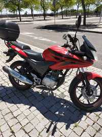 Honda CBF 125 de 2010 - Muito bom estado e pouca quilometragem