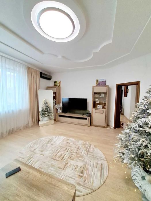 Продам сучасний будинок 350 м2 з меблями та технікою в Підгайцях.