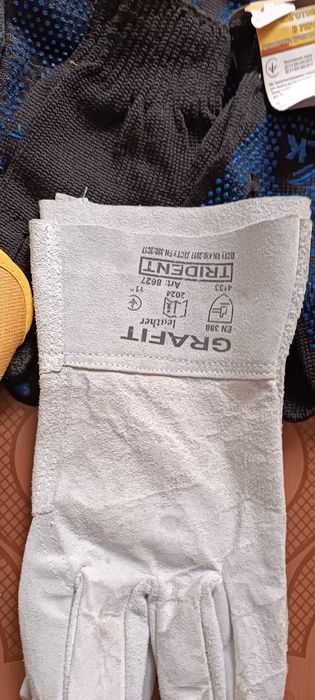 Продам перчатки  разные