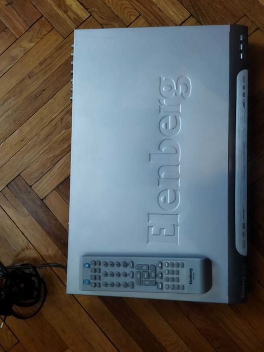 DVD плеер Elenberg