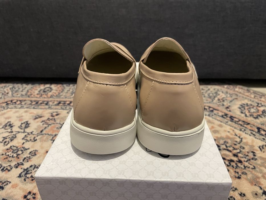 Шкіряні нові бежеві сліпони
