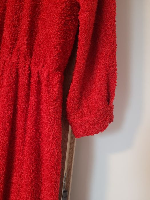 Czerwona sukienka z długim rękawem M/L