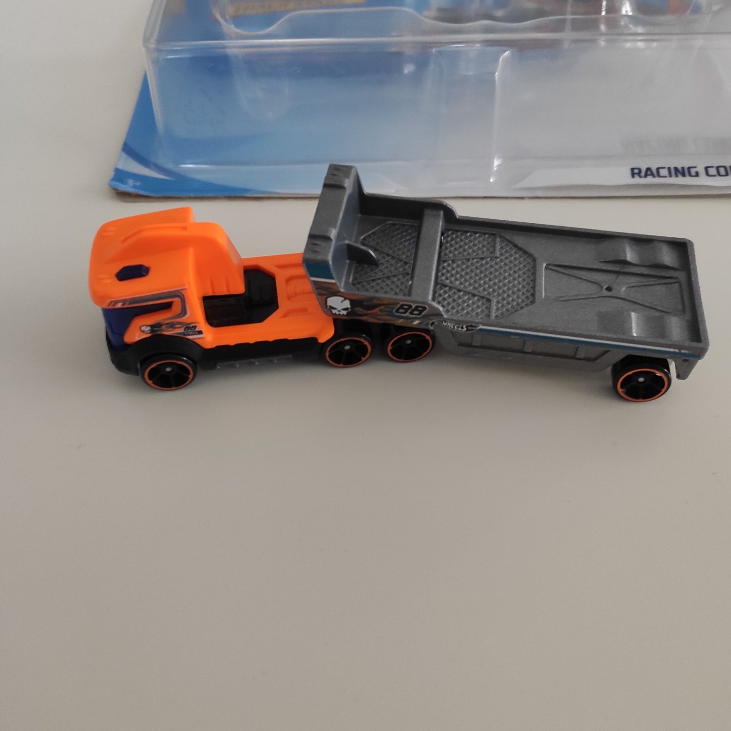 Ciężarówka hot wheels