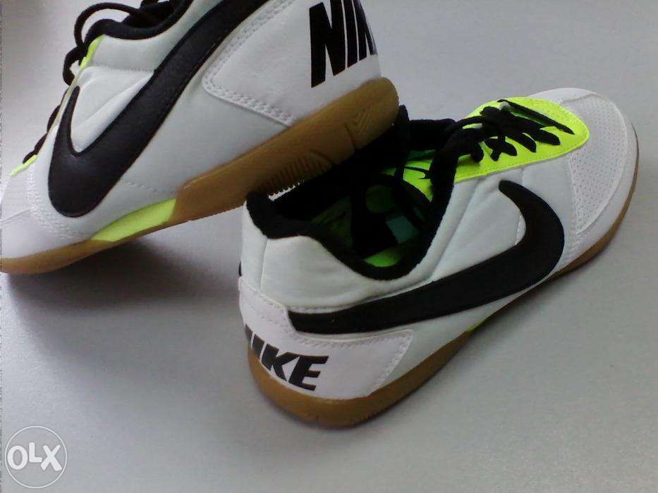 Nike futsal DAVINHO N.º 40 - novas e originais