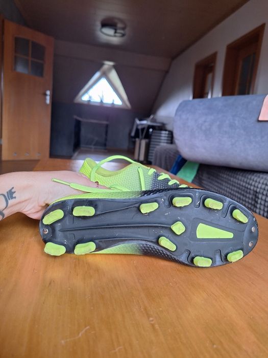 Buty do gry w piłkę nożką/ korki 37