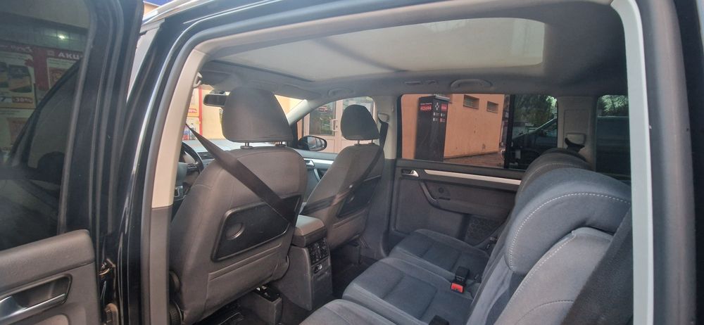 VW Touran 2011 год