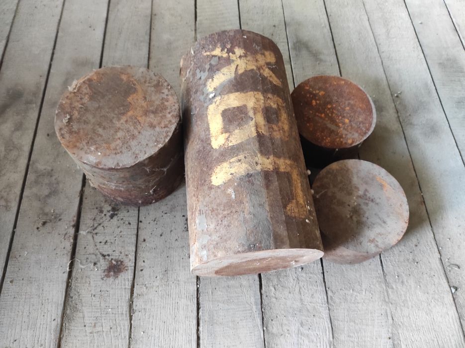 Круг 180 ми сталь ХВГ.довжина 33см.16см.8см.