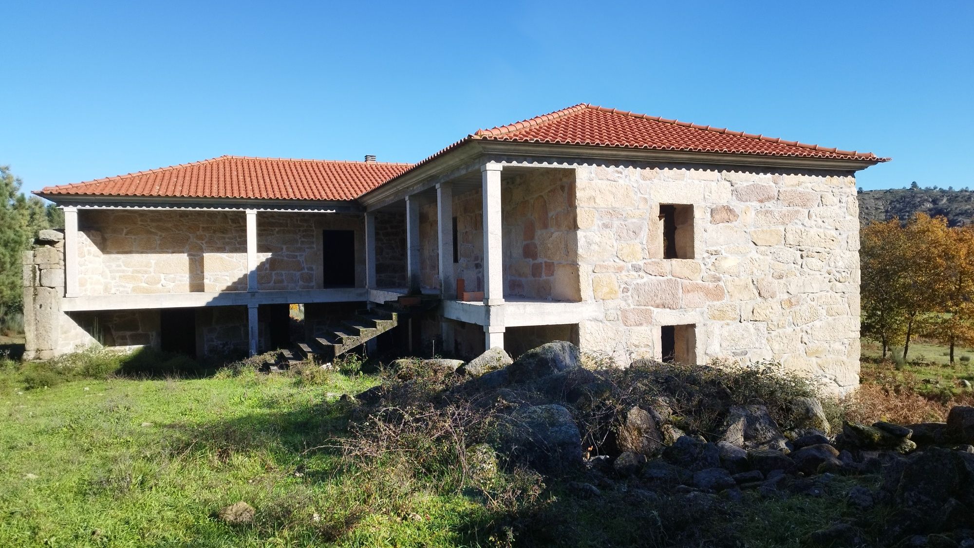 Quinta 7.2 hectares com casa de brasão e com capela 72 000 metros