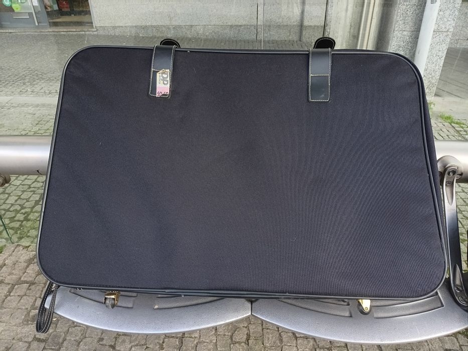 Mala de viagem praticamente nova só 15€