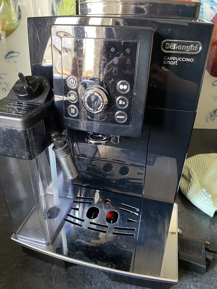 Ekspres do kawy delonghi ecam23.260