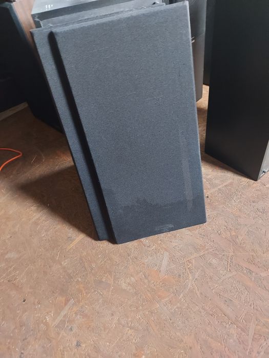 Kolumny podstawkowe KEF  carina II  audifilskie